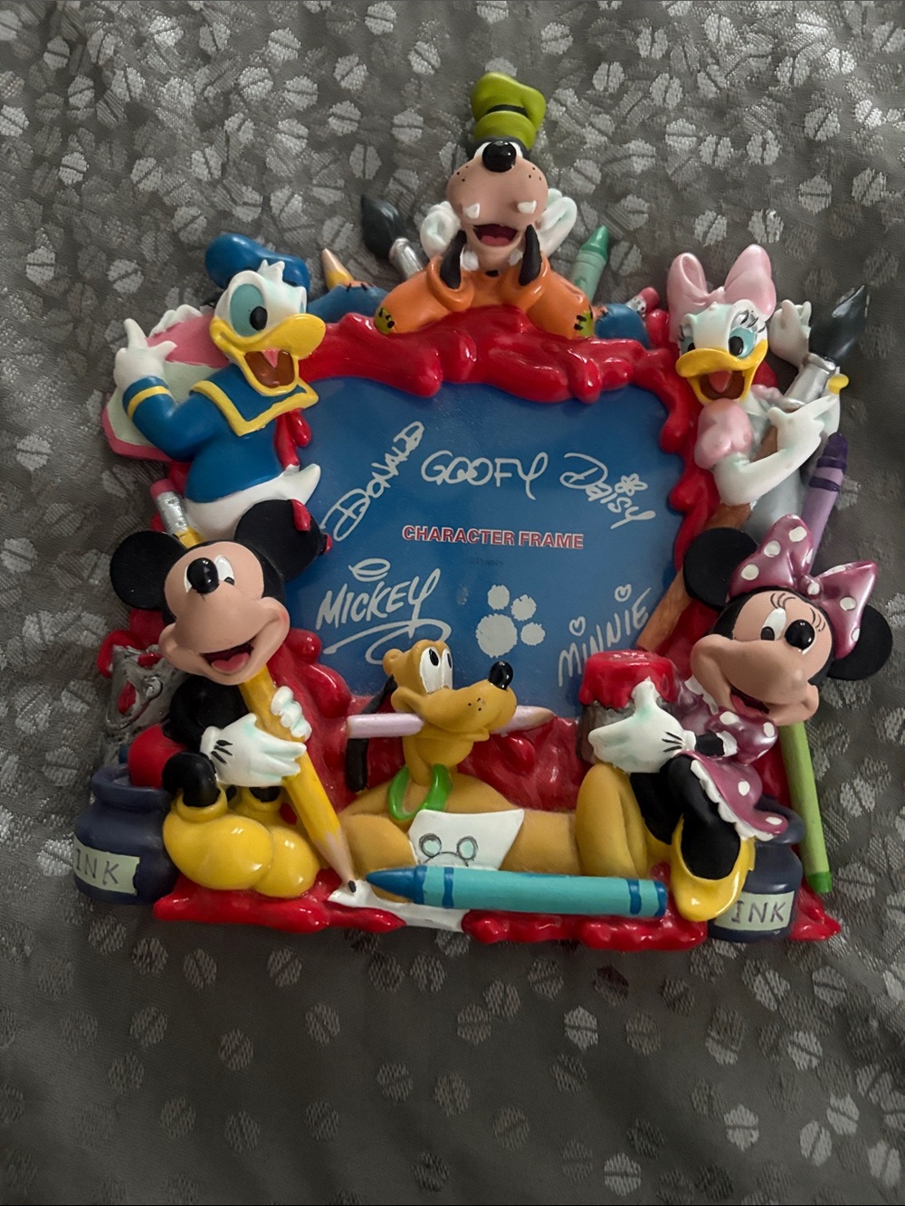 WDW 3-D 4 x 6 photo frame goofy Donald Daffy Mickey Minnie, goofy